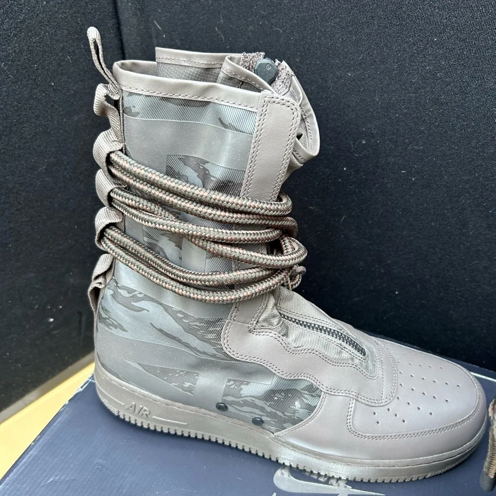 Nike High-Top Sneakers in Gray and Brown